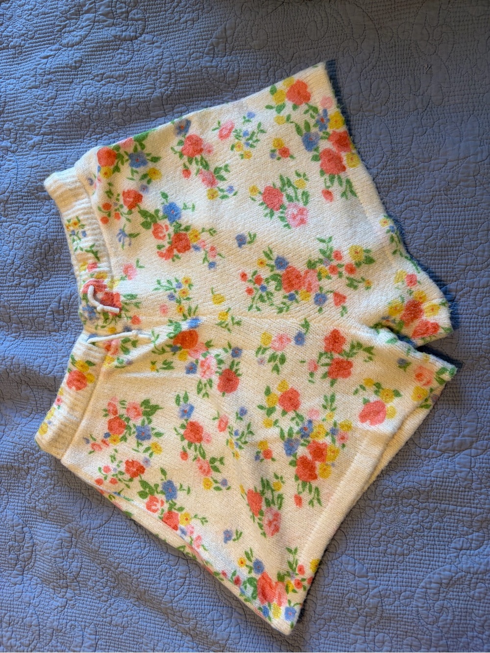 Women’s Cream Floral Pull-On Knit Shorts